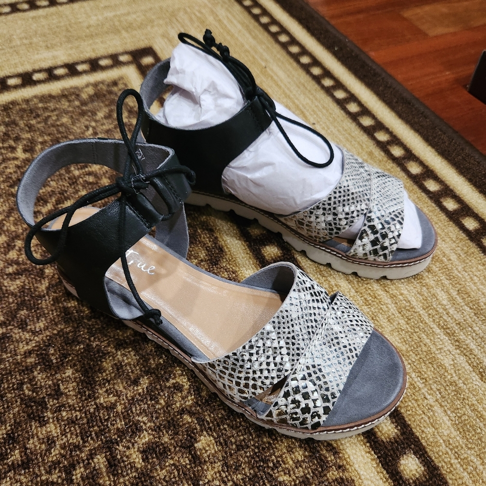 DIBA TRUE LEATHER WEDGE SANDALS